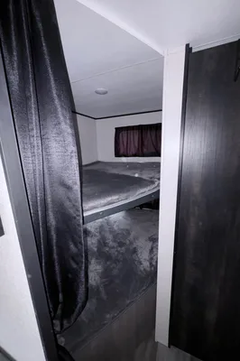 The Smith’s Starcraft 26bh Travel Trailer