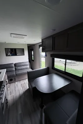 The Smith’s Starcraft 26bh Travel Trailer