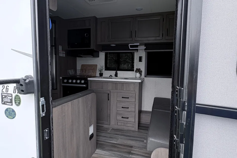 The Smith’s Starcraft 26bh Travel Trailer