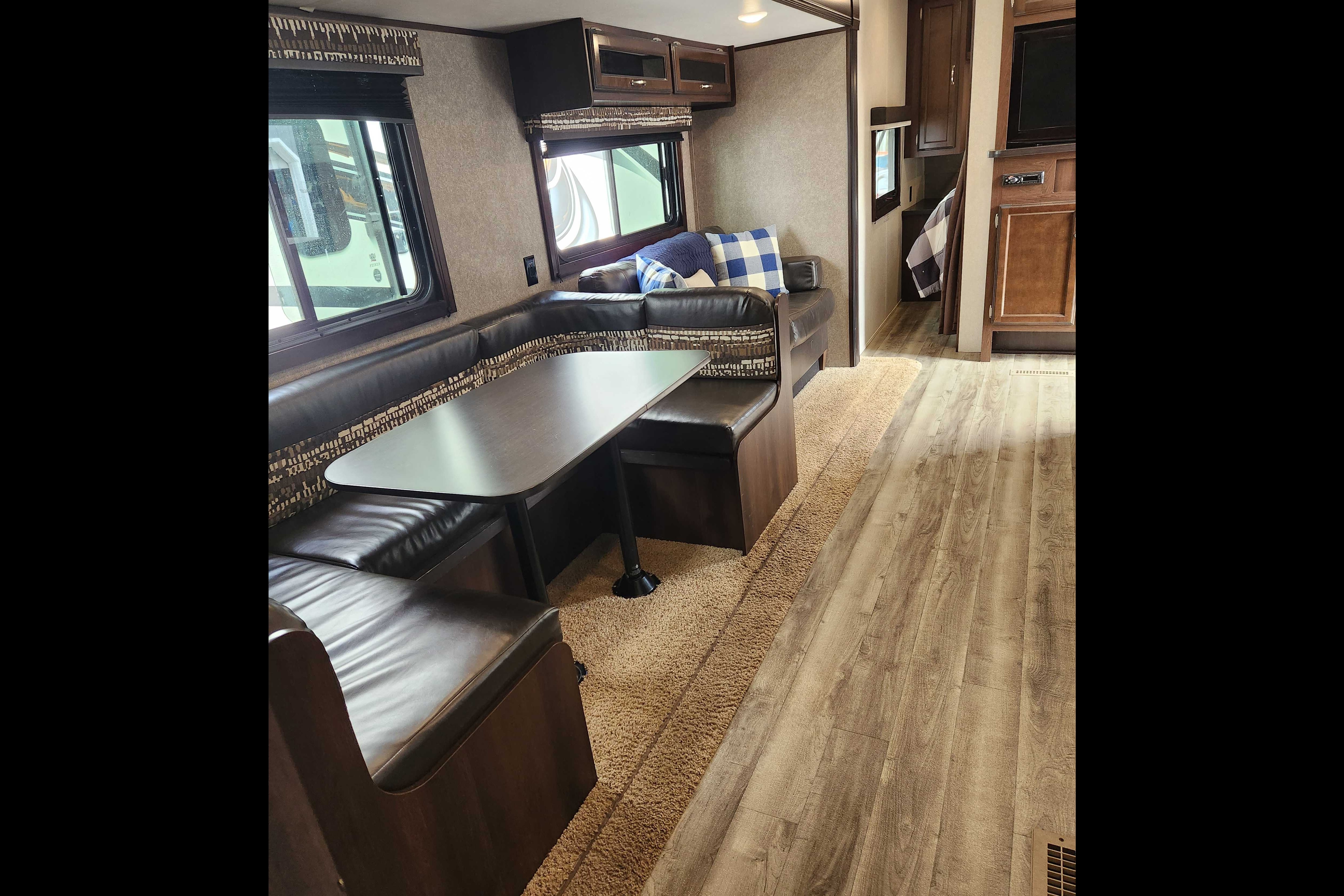 Jayco 324BDS Travel Trailer