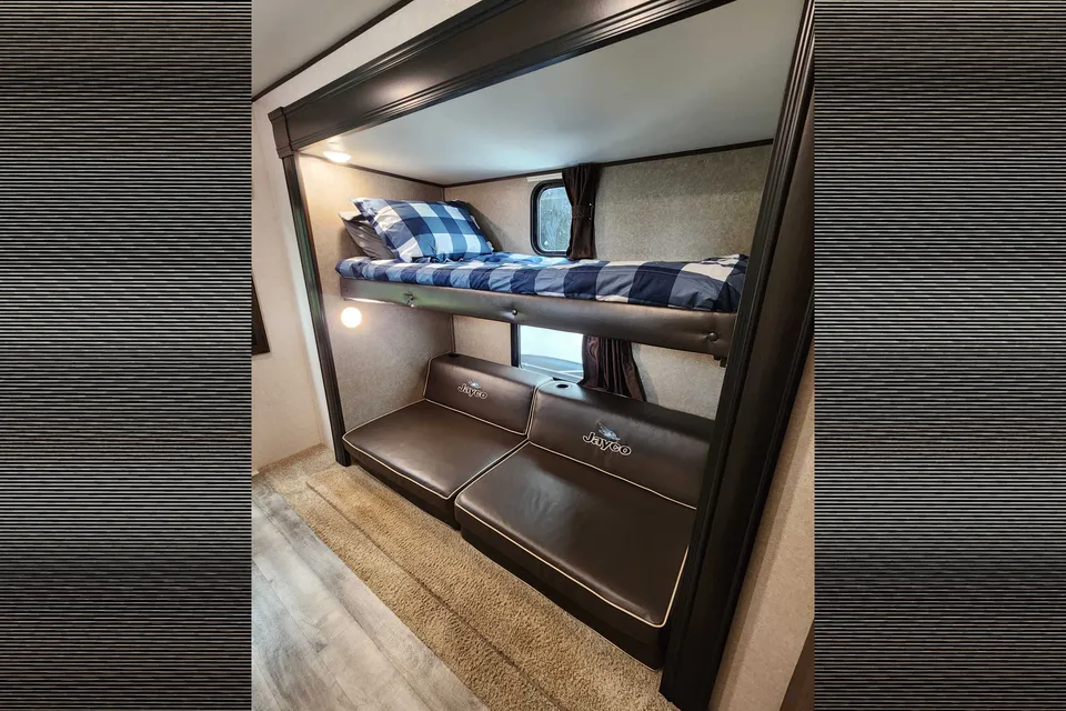 Jayco 324BDS Travel Trailer