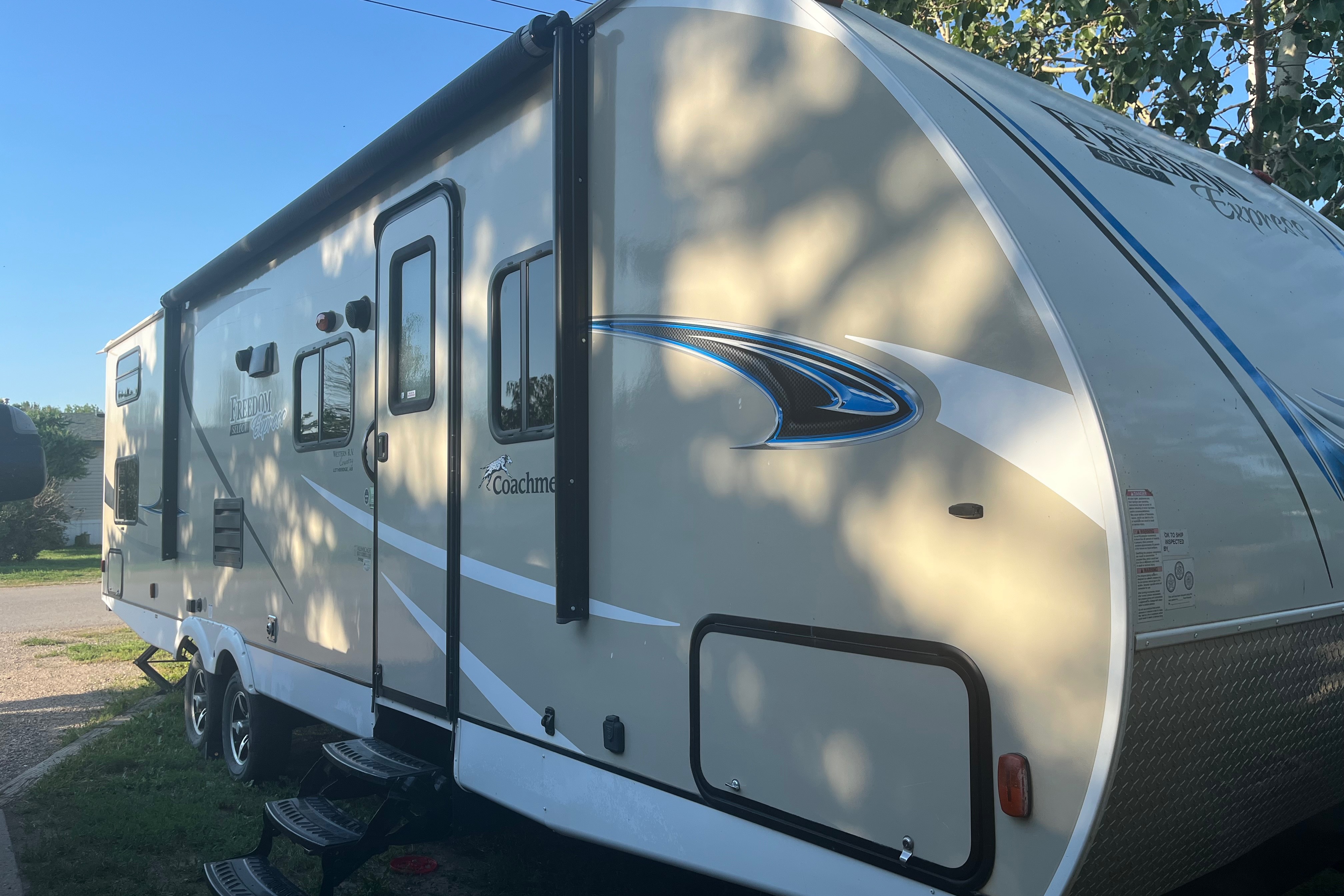 Coachmen Freedom Express Travel Trailer
