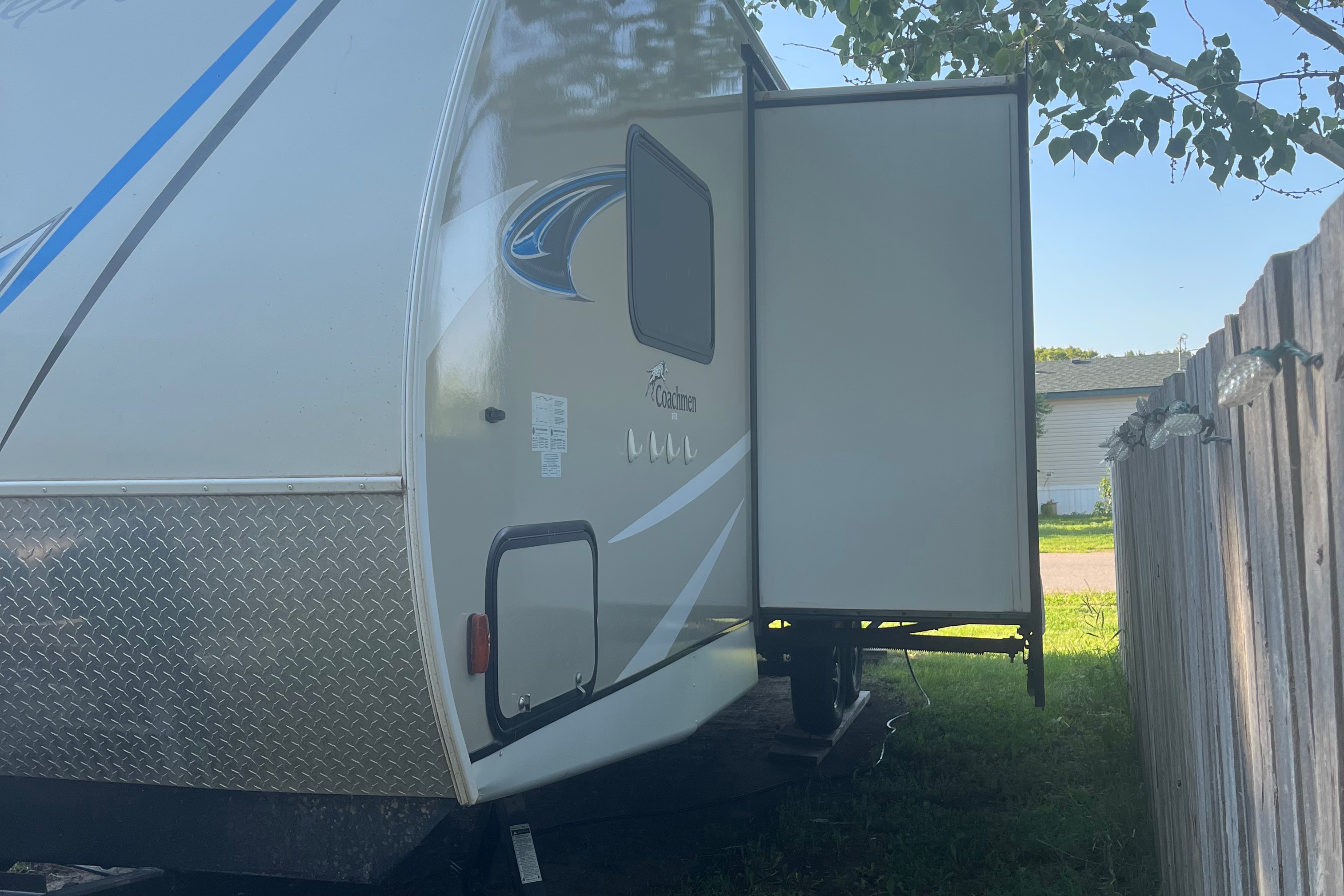 Coachmen Freedom Express Travel Trailer