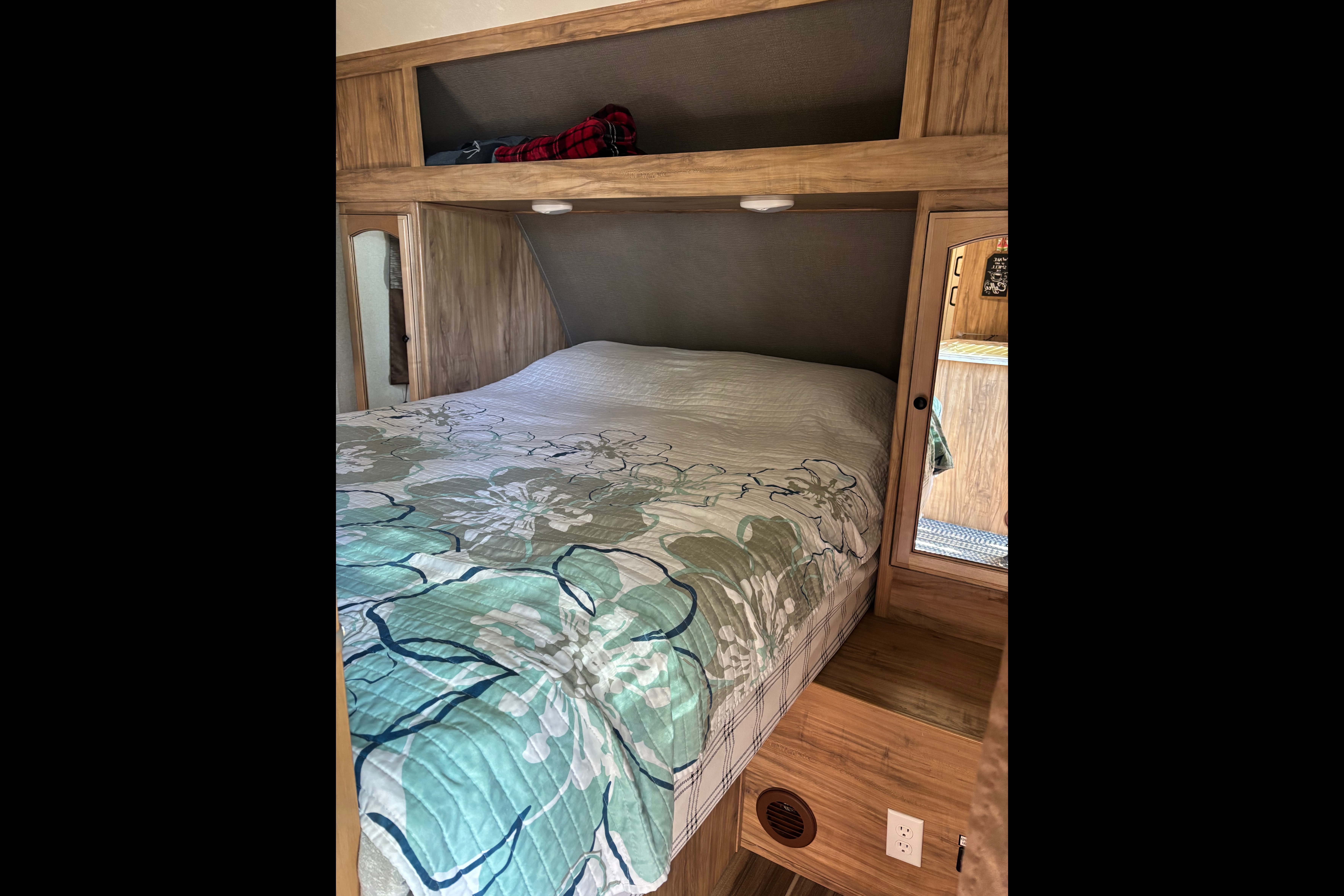 Coachmen Freedom Express Travel Trailer