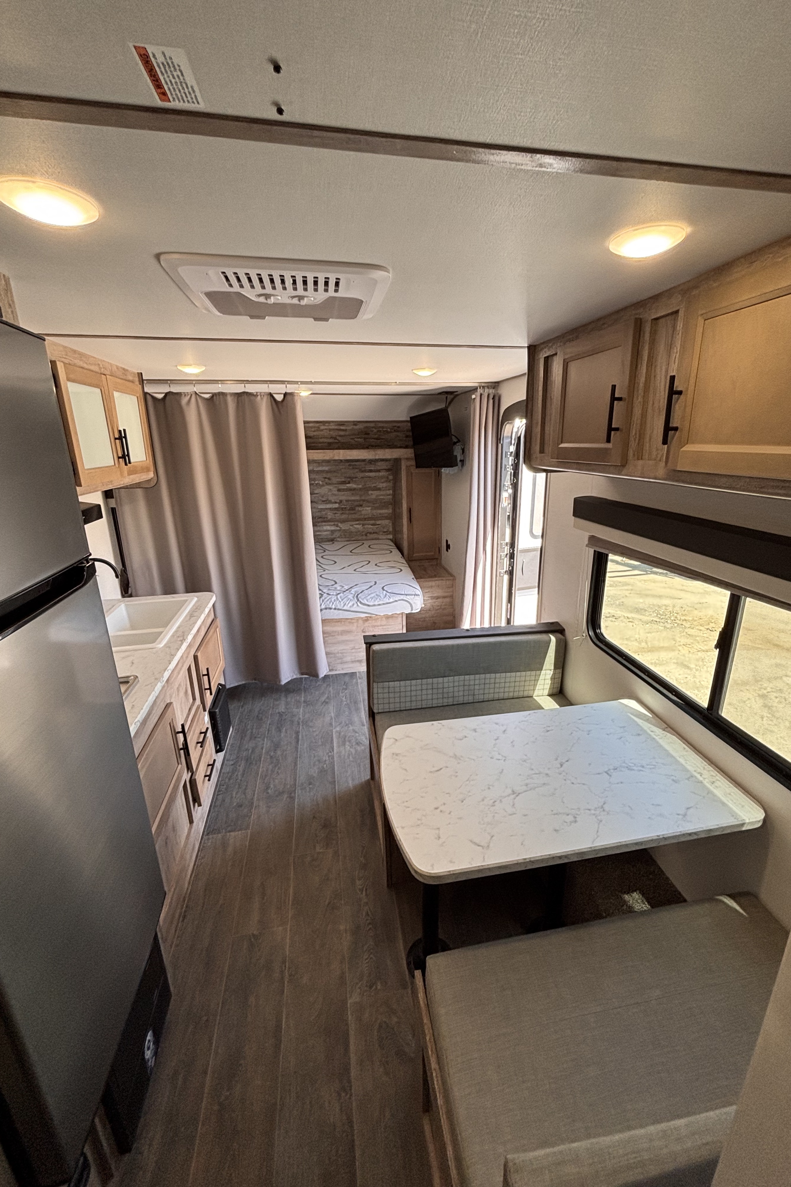Family Fun 25' Bunkhouse | Sleeps 6-8 | Under 4000lbs