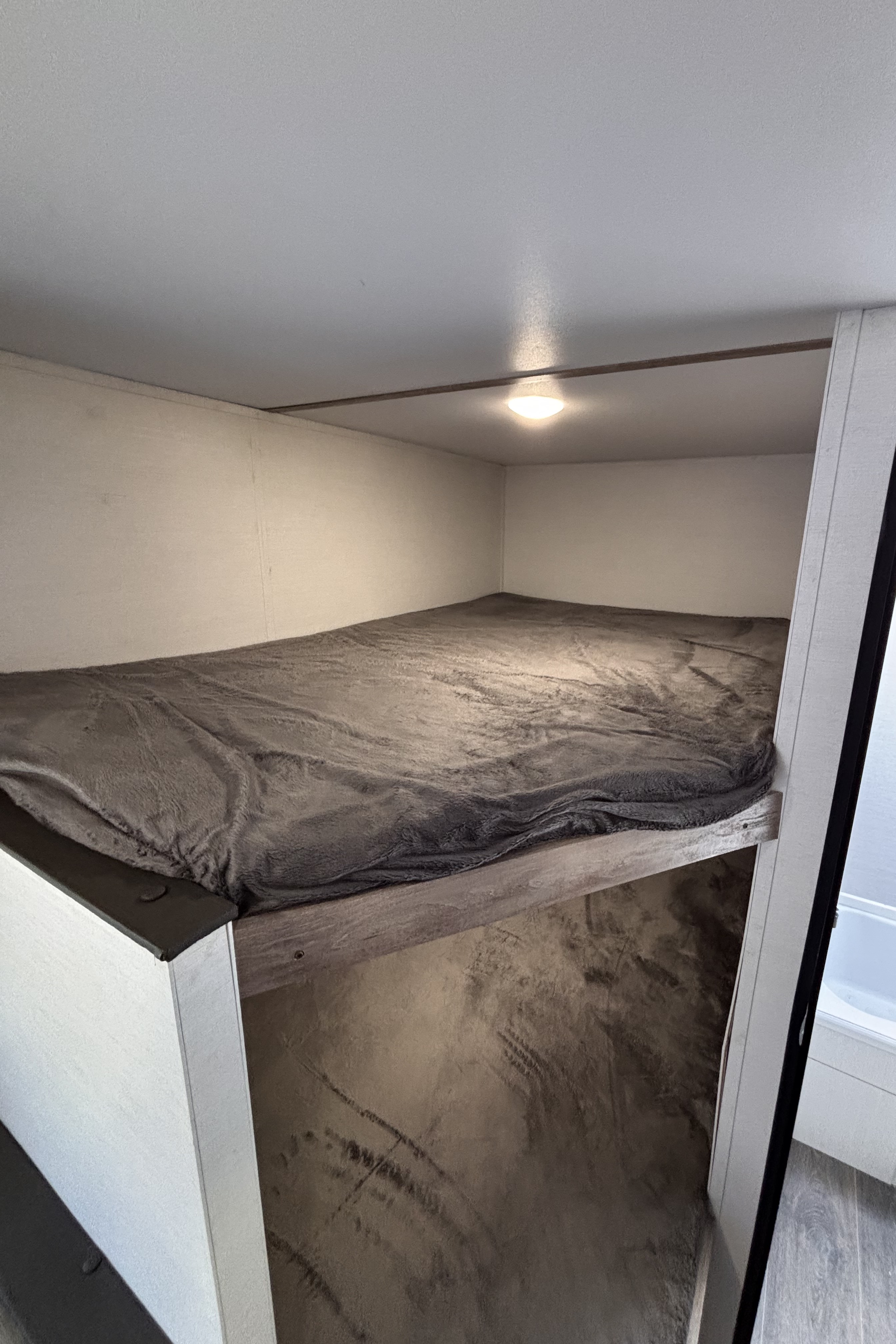 Family Fun 25' Bunkhouse | Sleeps 6-8 | Under 4000lbs