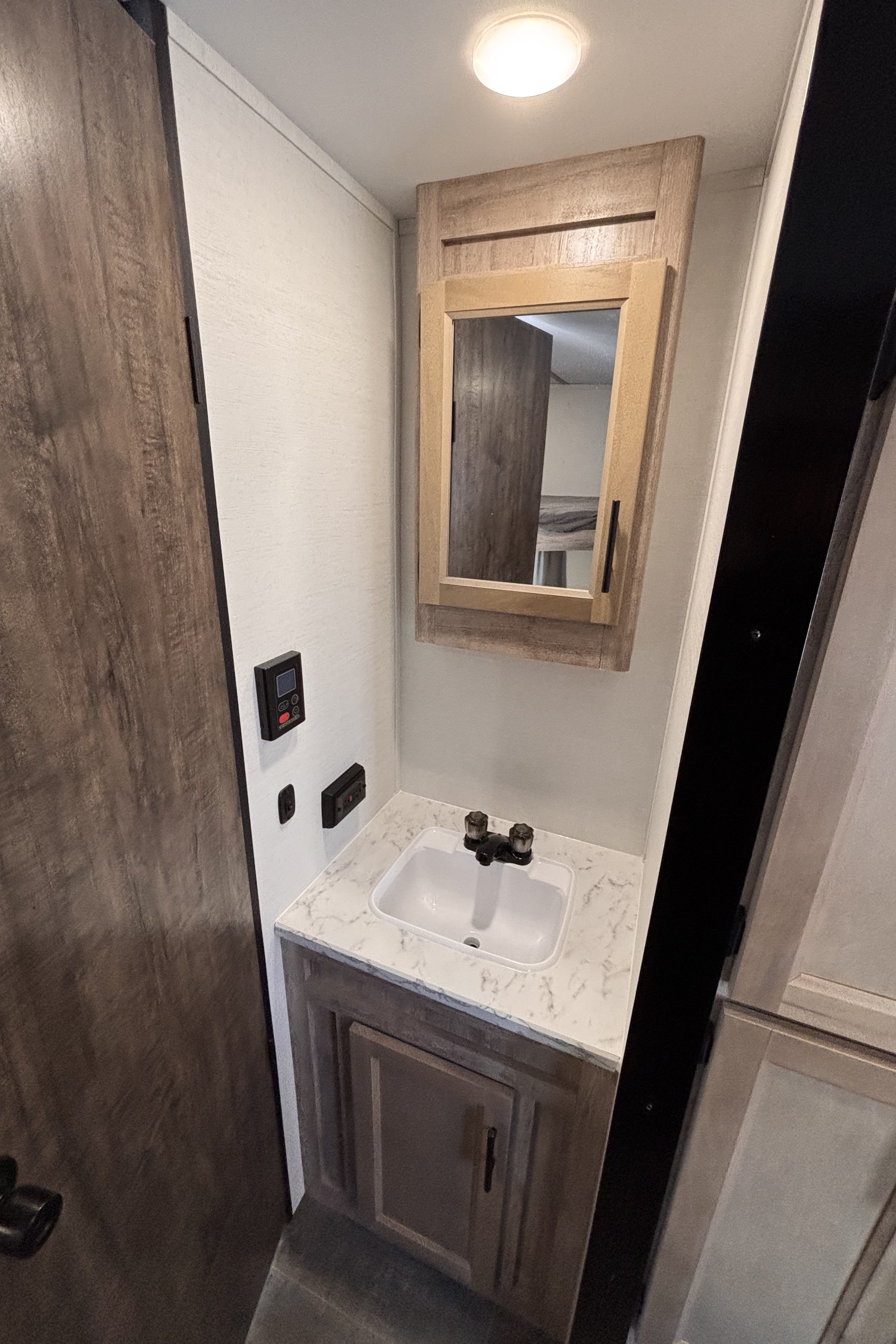 Family Fun 25' Bunkhouse | Sleeps 6-8 | Under 4000lbs