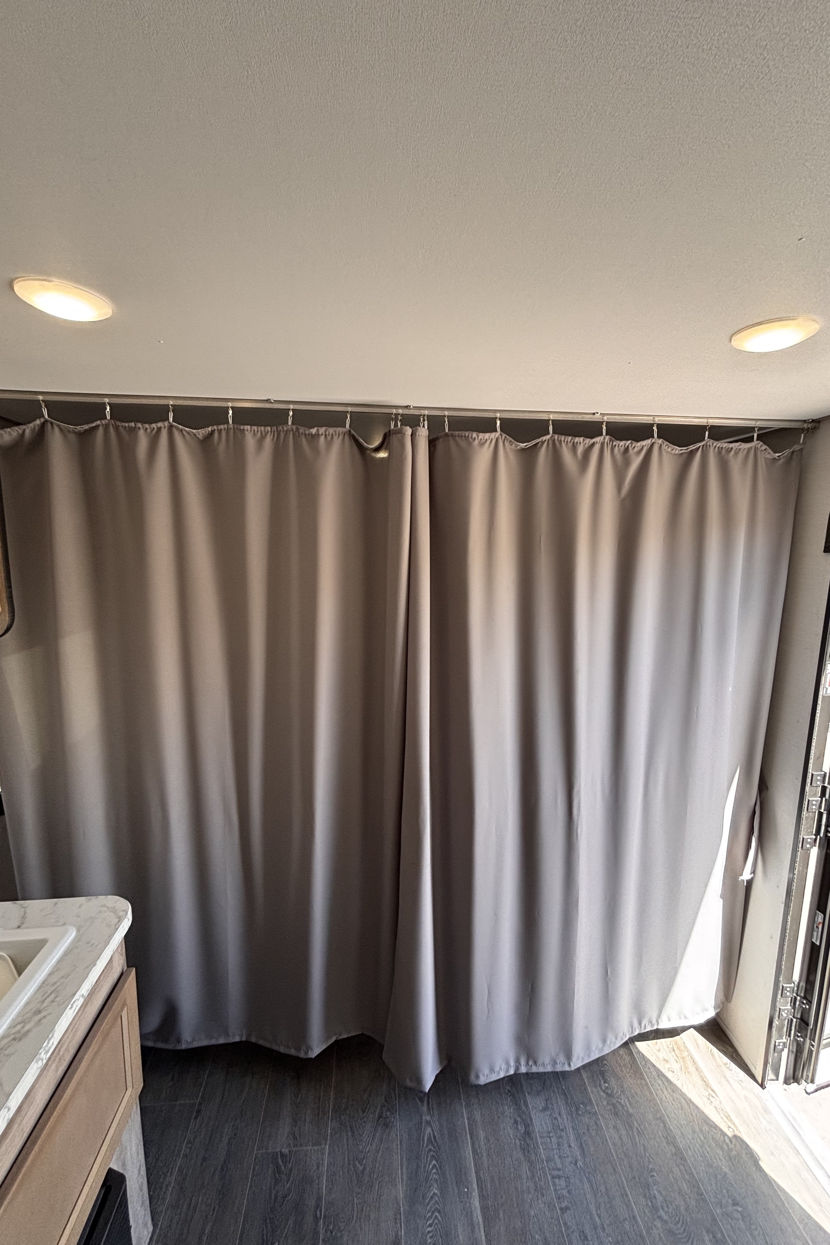 Family Fun 25' Bunkhouse | Sleeps 6-8 | Under 4000lbs