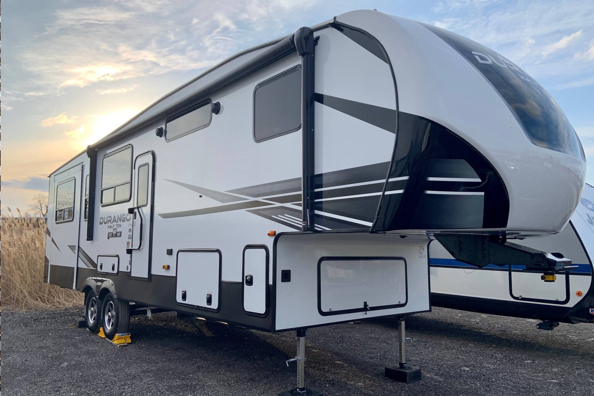 Rollin' Retreat - KZ Durango D290RLT Fifth Wheel