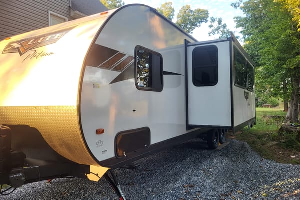 Bunkbed Travel Trailer - Forest, VA - Horse Center Delivery