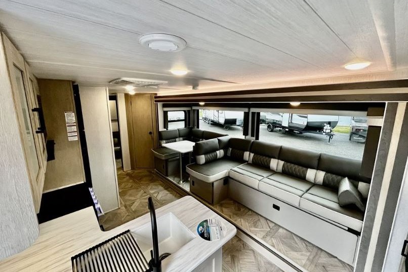 Bunkbed Travel Trailer - Forest, VA - Horse Center Delivery