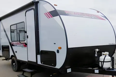 Adventure Onward's Wildwood FSX Travel Trailer