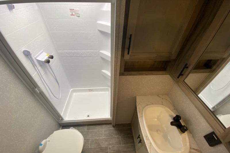 R & R's Artic wolf 2 bed/ 1.5 bath Fifth Wheel