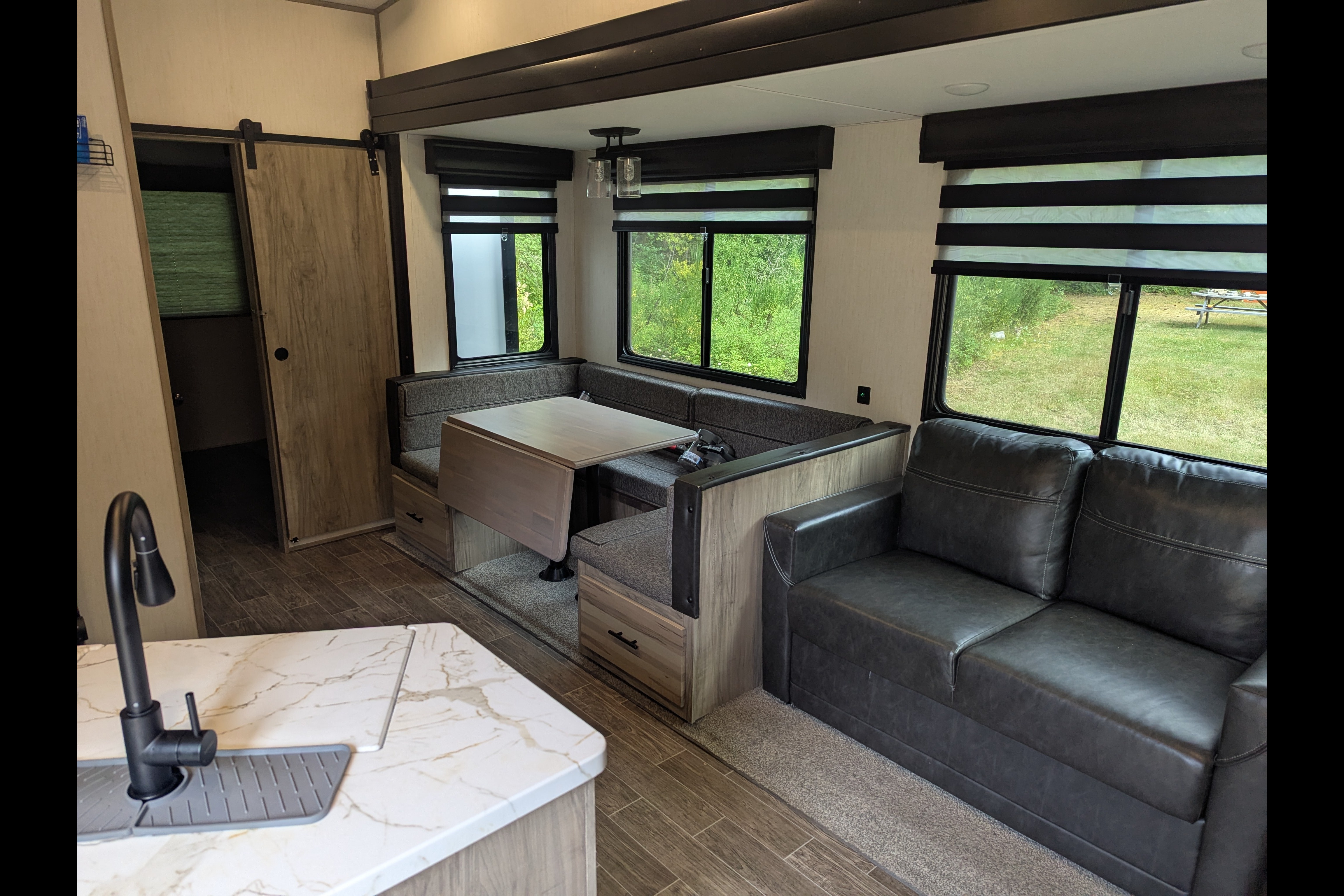 R & R's Artic wolf 2 bed/ 1.5 bath Fifth Wheel