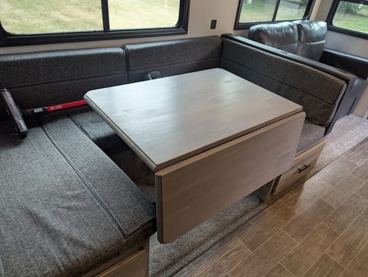 R & R's Artic wolf 2 bed/ 1.5 bath Fifth Wheel