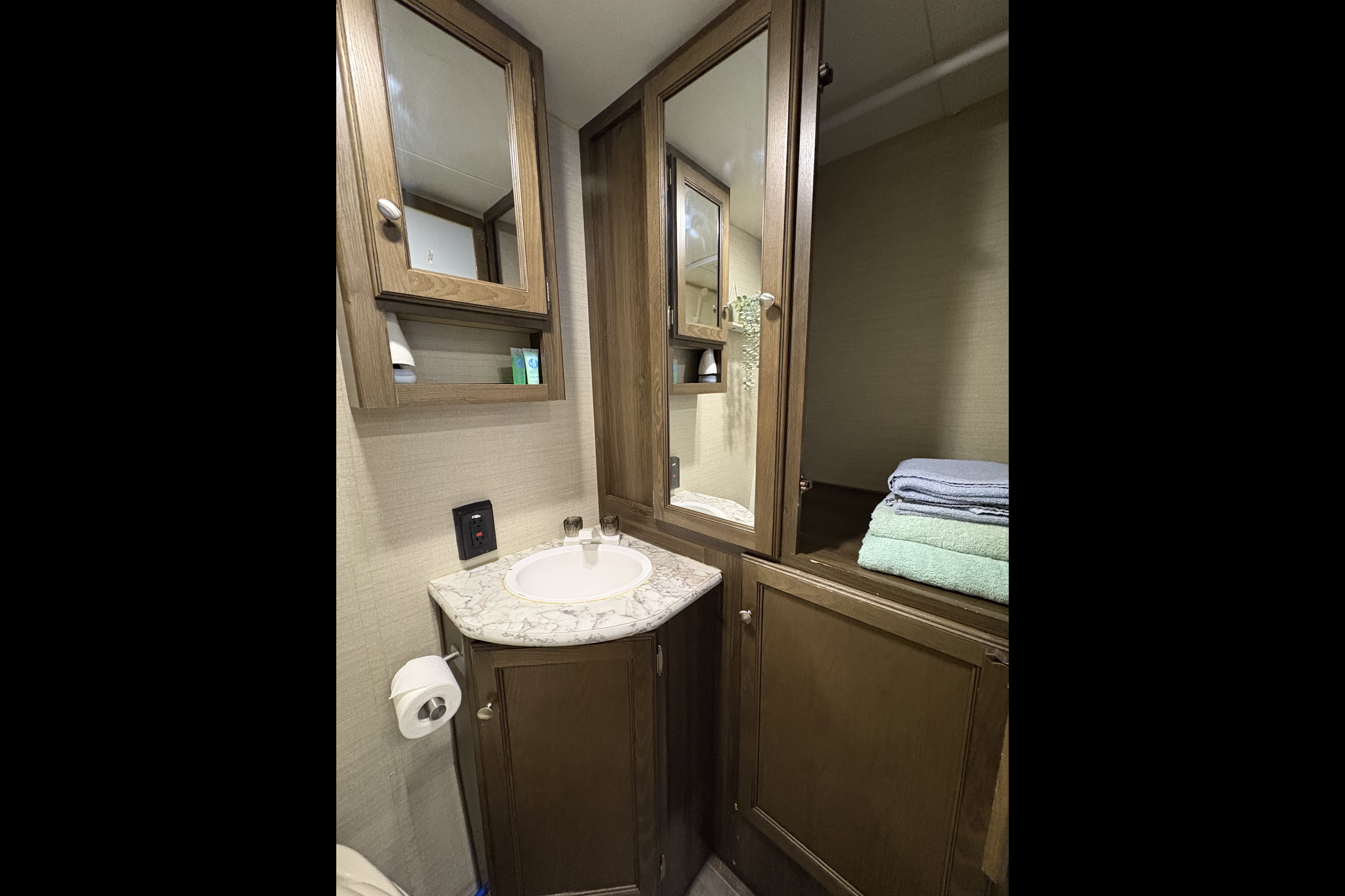 Encanto RV 2017 Keystone Bullet 1800RB