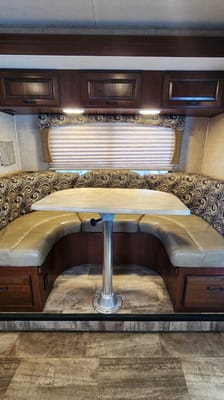 Steven's Forest River Sunseeker Class C