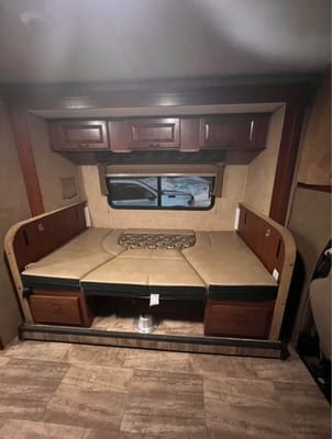 Steven's Forest River Sunseeker Class C