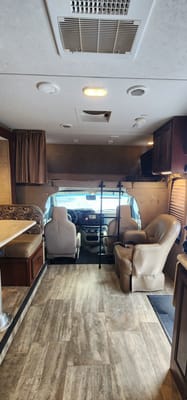 Steven's Forest River Sunseeker Class C
