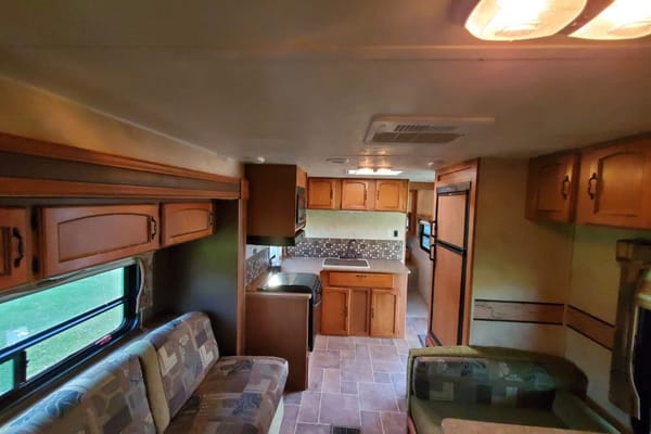 3-Puma TRAVEL TRAILER / CAMPER / RV RENTAL