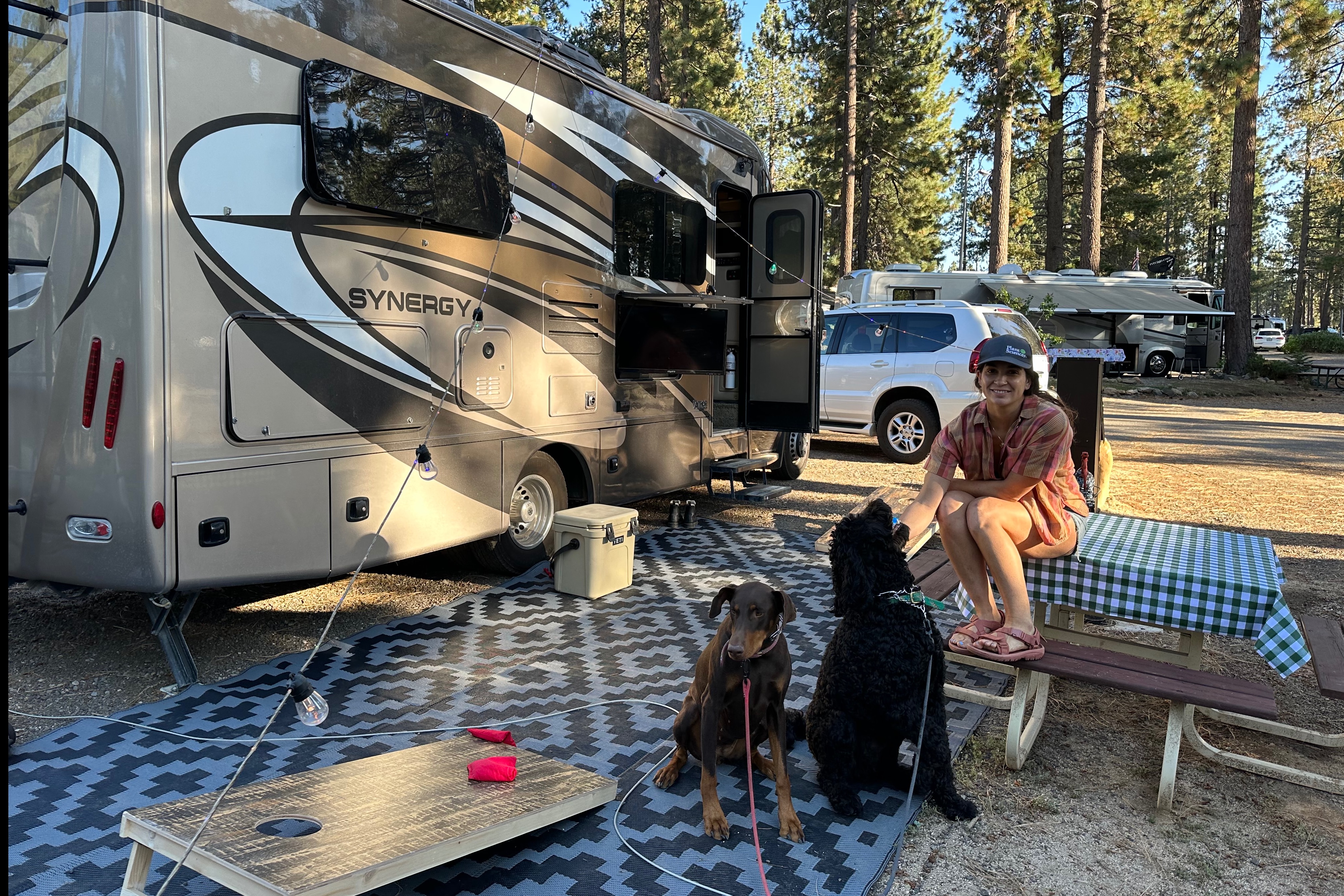 Like New Luxury RV - Adventure With Style! 19 MPG