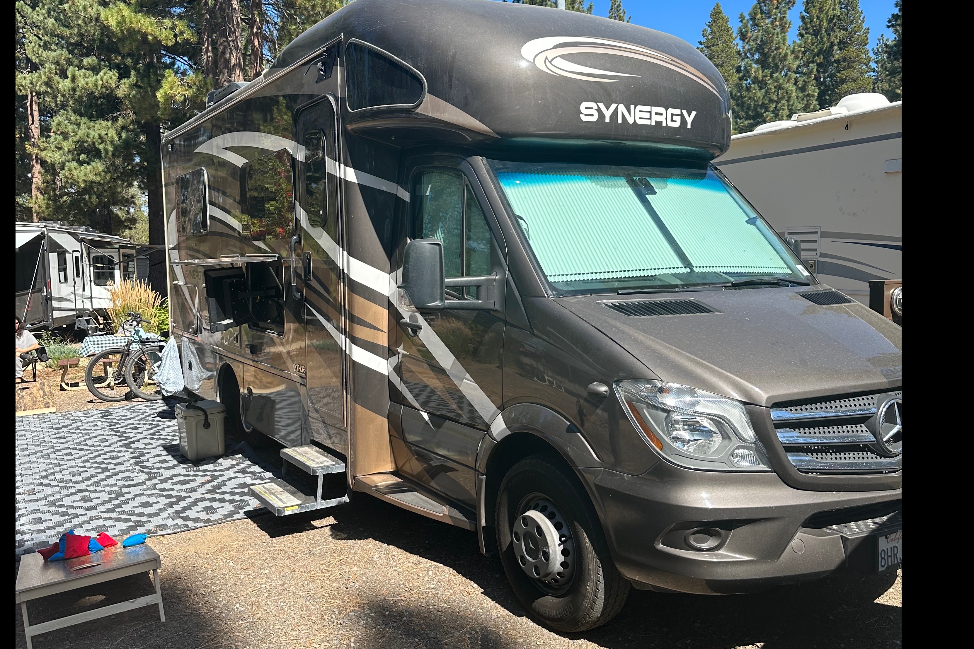 Like New Luxury RV - Adventure With Style! 19 MPG