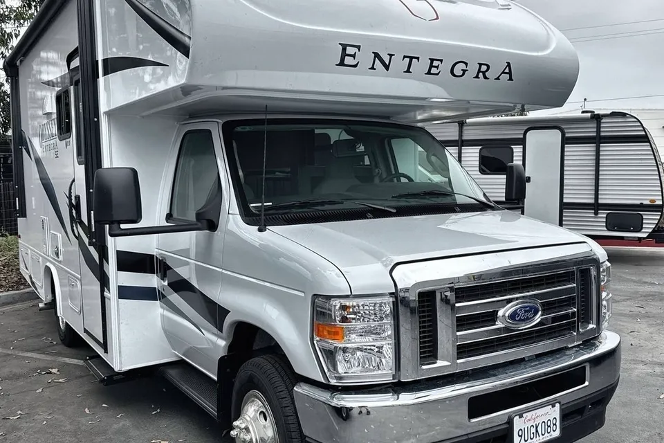 Brenda's Entegra Coach Odyssey Class C