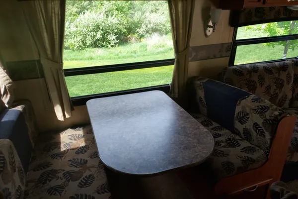 Jayco Jayfeather Hybrid - Easy to Pull