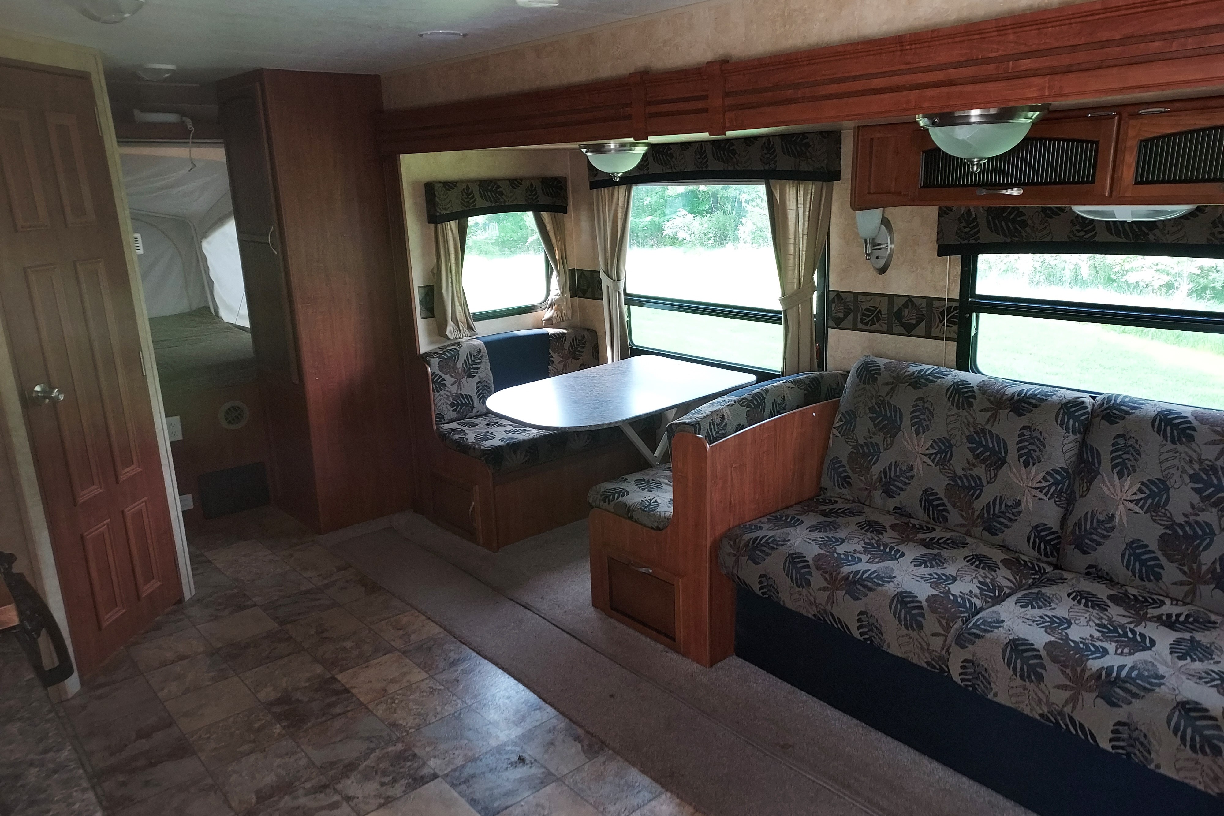 Jayco Jayfeather Hybrid - Easy to Pull 