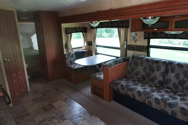 Jayco Jayfeather Hybrid - Easy to Pull