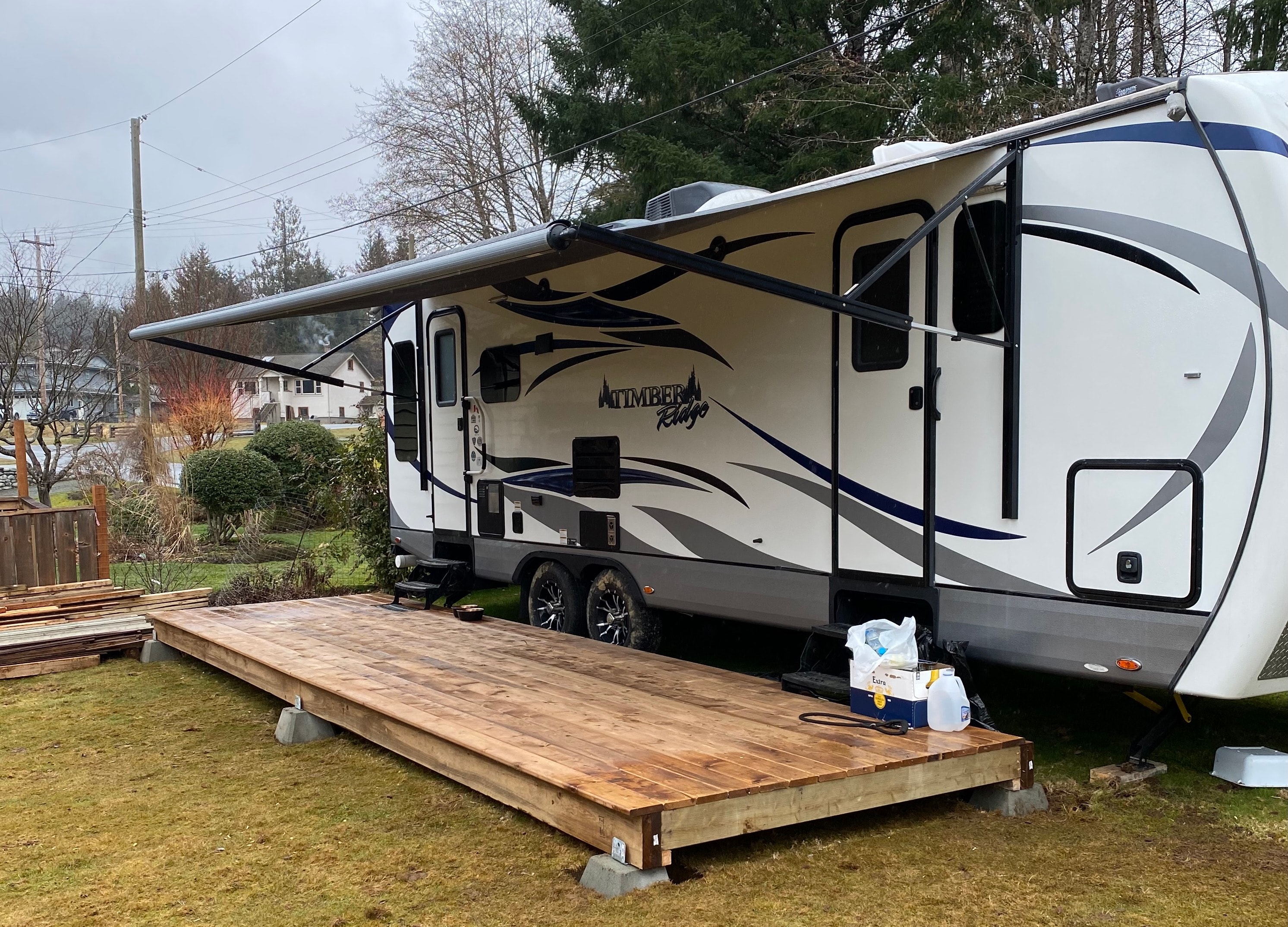 Mark's Outdoors RV Manufacturing 260RLS Travel Trailer
