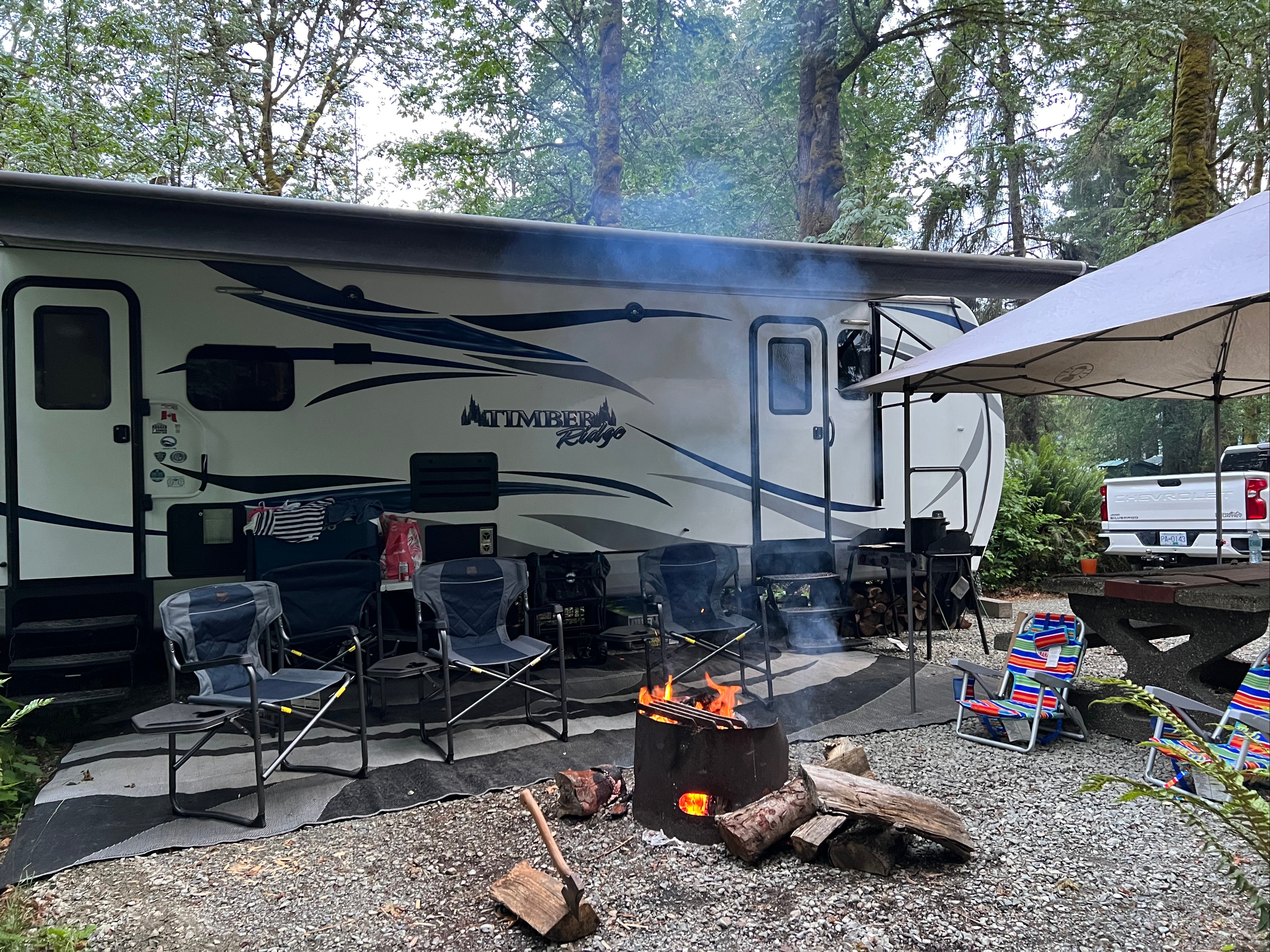 Mark's Outdoors RV Manufacturing 260RLS Travel Trailer