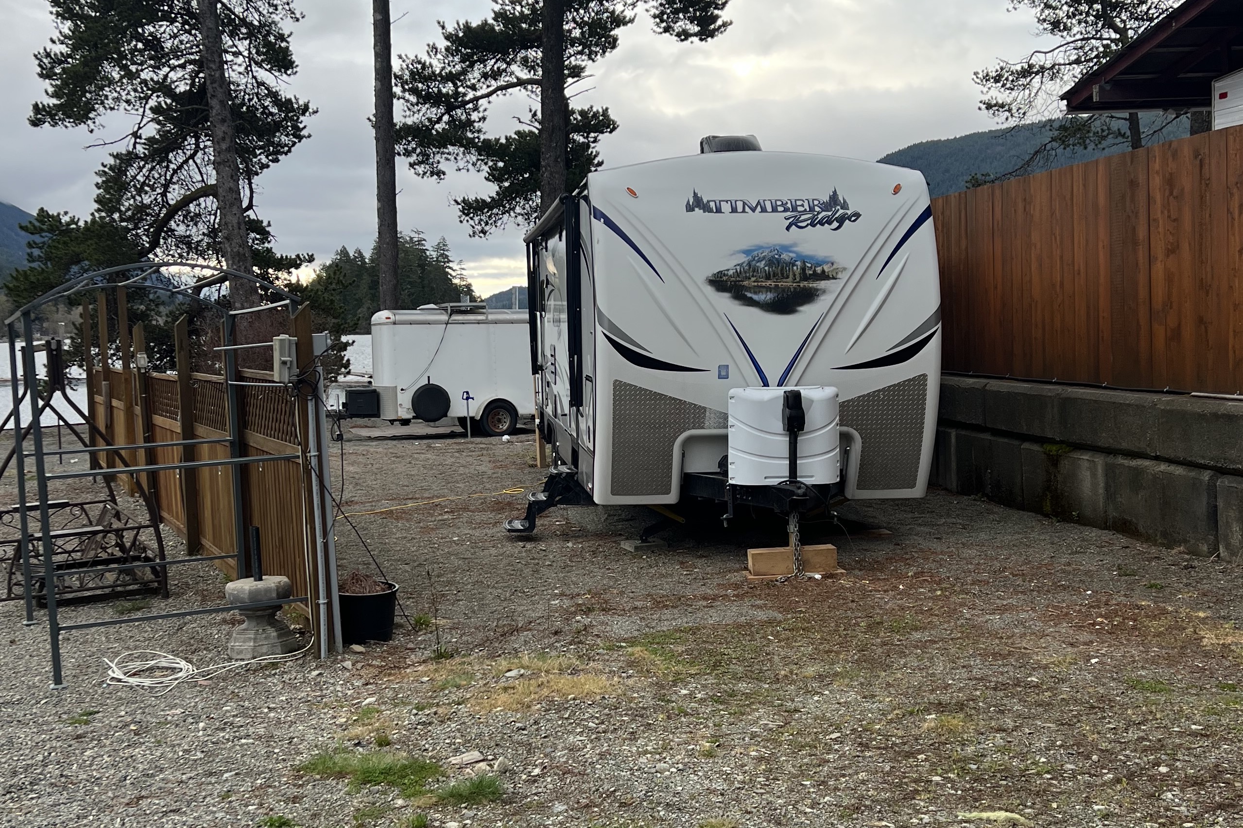 Mark's Outdoors RV Manufacturing 260RLS Travel Trailer