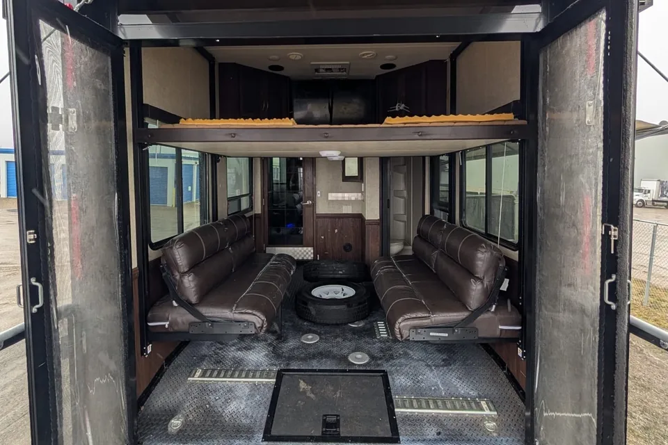Leikan Cyclone 4500 Fifth Wheel toy hauler