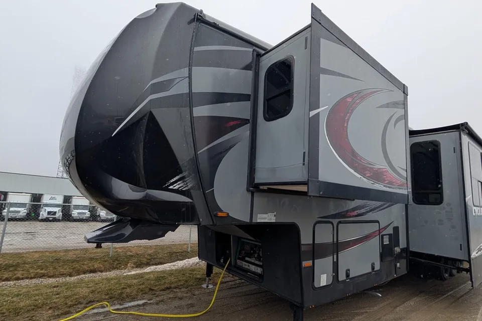 Leikan Cyclone 4500 Fifth Wheel toy hauler