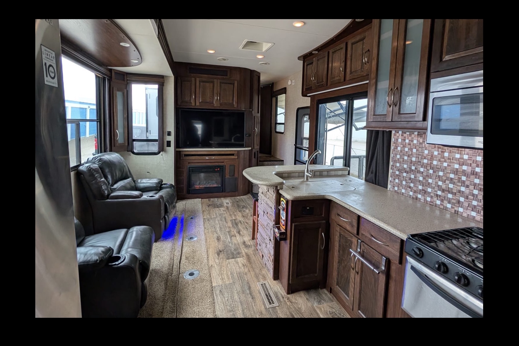 Leikan Cyclone 4500 Fifth Wheel toy hauler