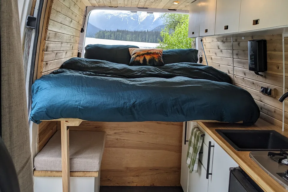 Stand 6ft+ Inside Save Money on Fuel: Diesel Engine Cozy Cabin on Wheels!