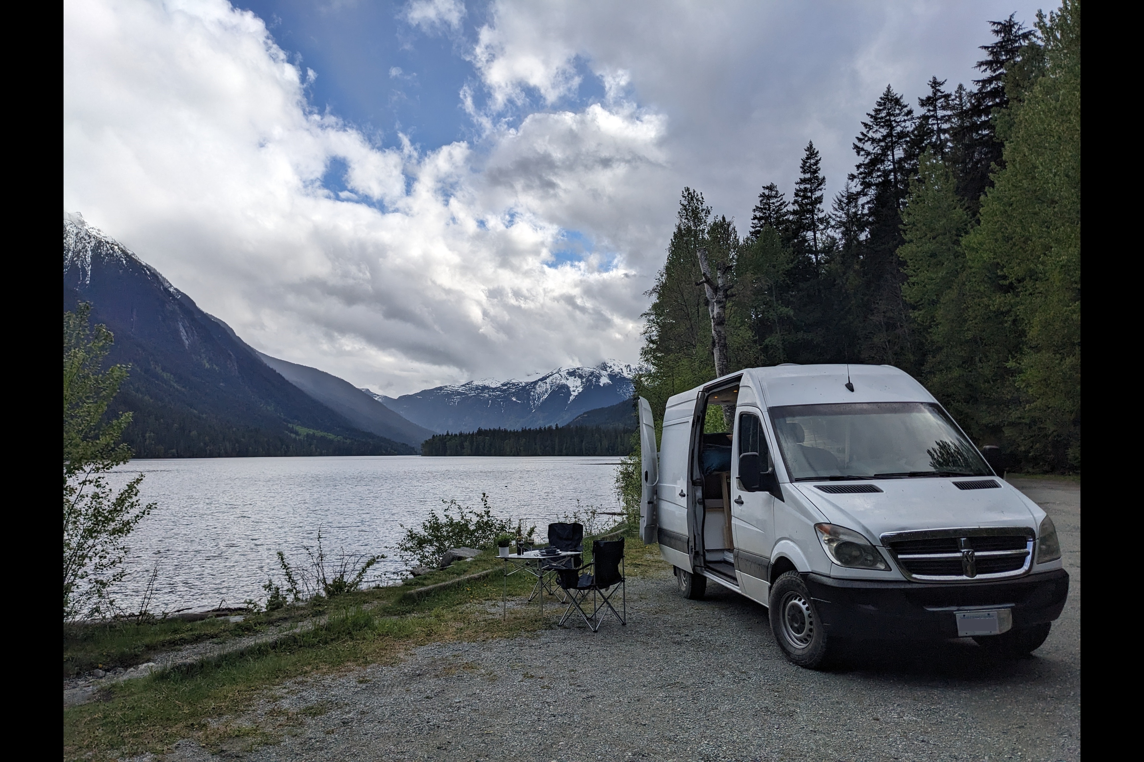 Stand 6ft+ Inside Save Money on Fuel: Diesel Engine Cozy Cabin on Wheels!