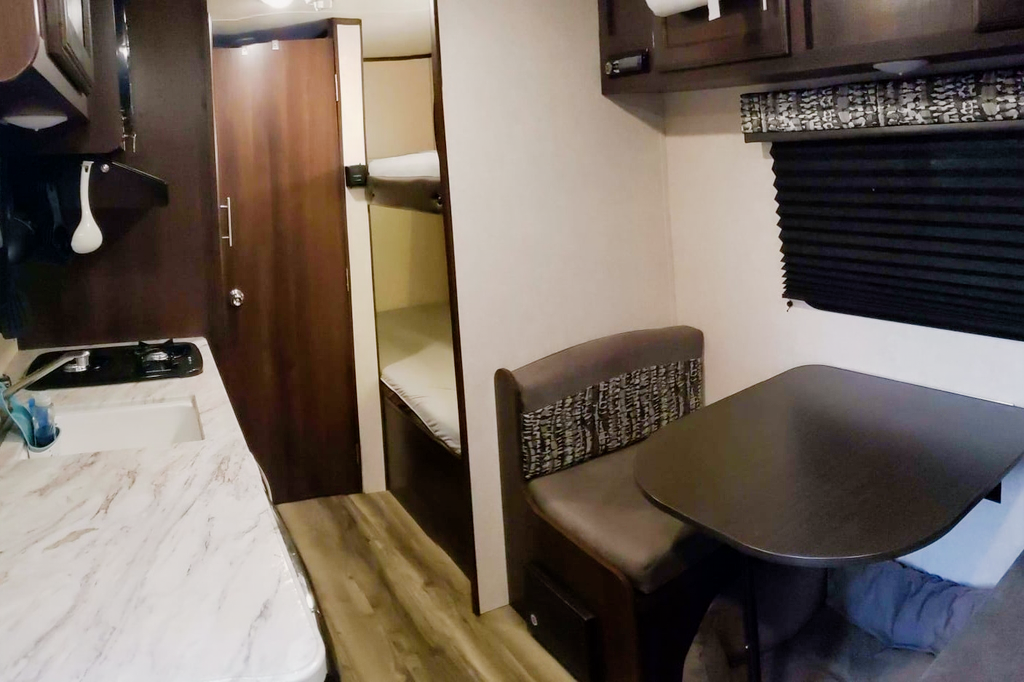 Jayco Jay Flight SLX 174BH Travel Trailer