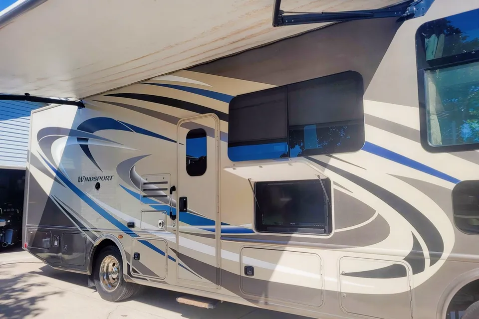 Rv1 Thor Motor Coach Windsport  Class A