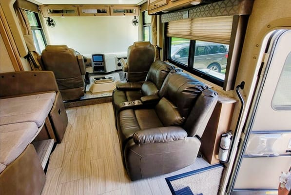 Rv1 Thor Motor Coach Windsport Class A
