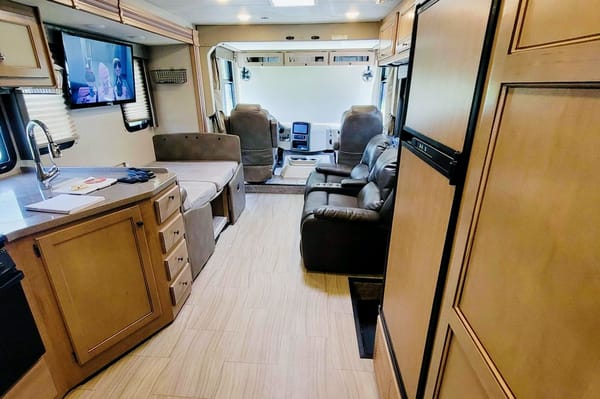 Rv1 Thor Motor Coach Windsport Class A
