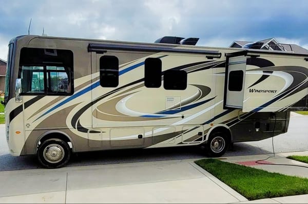 Rv1 Thor Motor Coach Windsport Class A