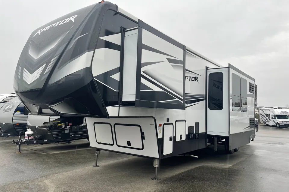 Emily's Keystone Raptor Fifth Wheel