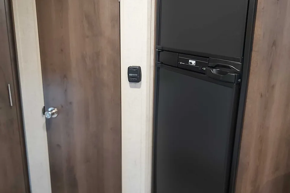 PETER's KZ Escape Travel Trailer