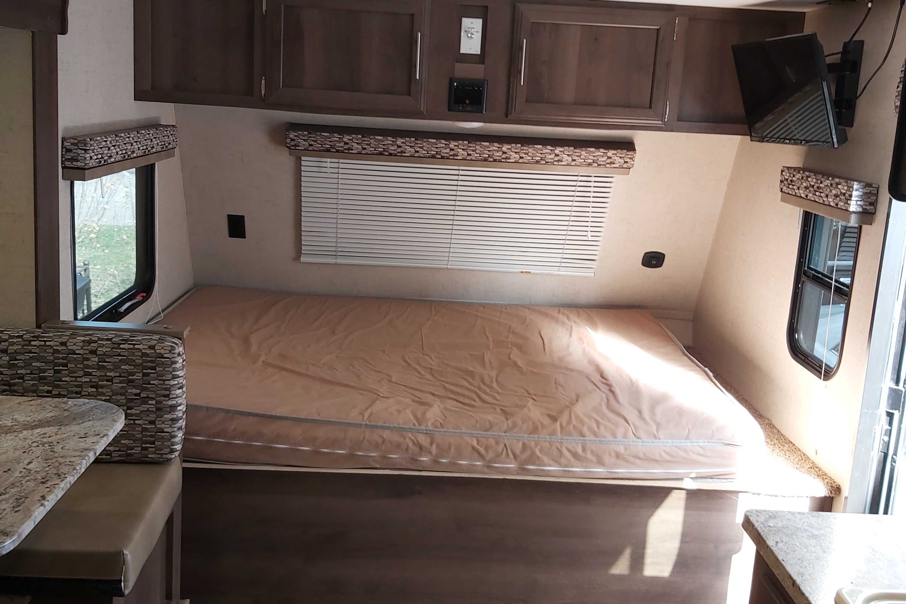 PETER's KZ Escape Travel Trailer
