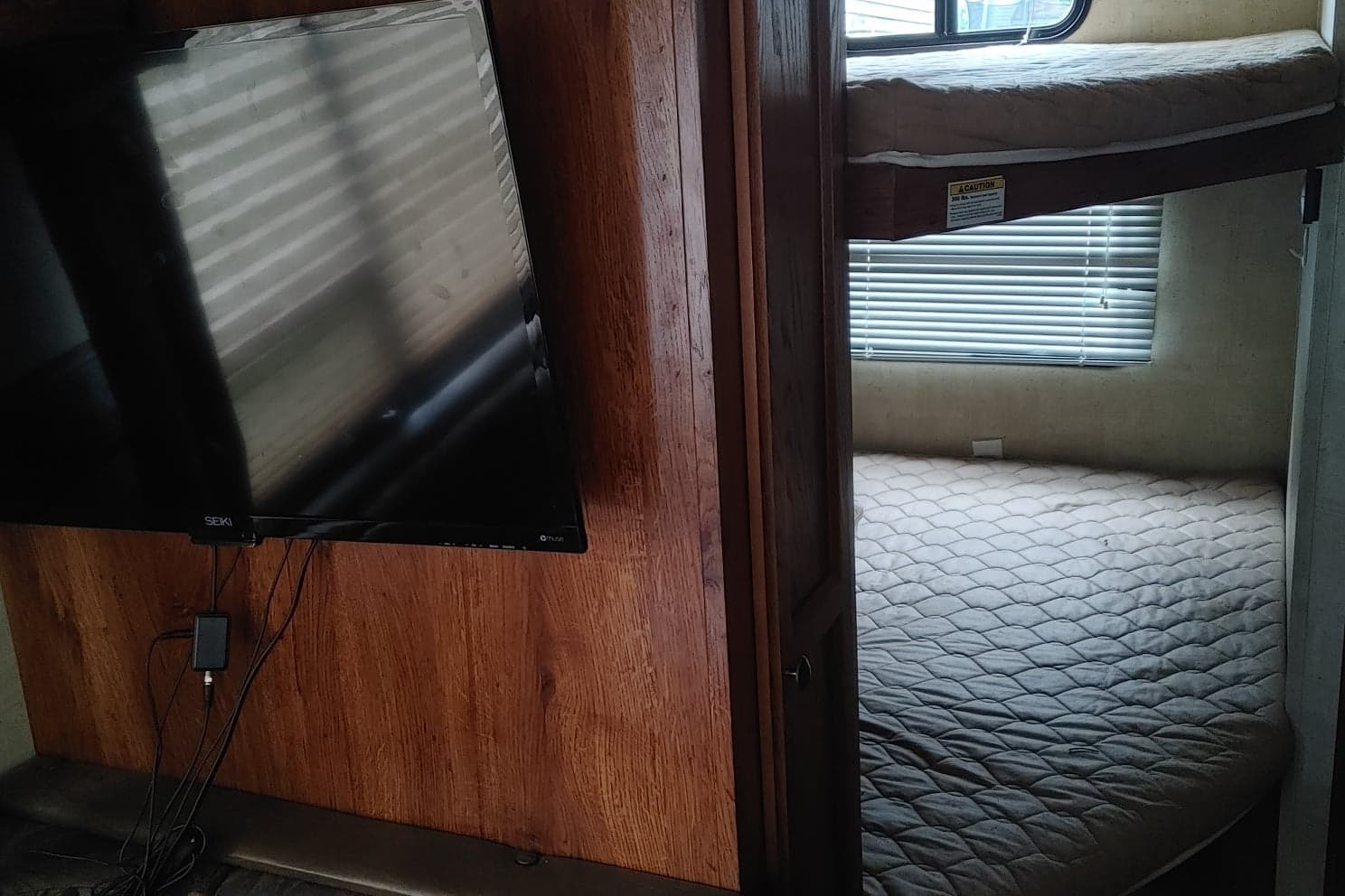 Roman's Keystone hideout Travel Trailer