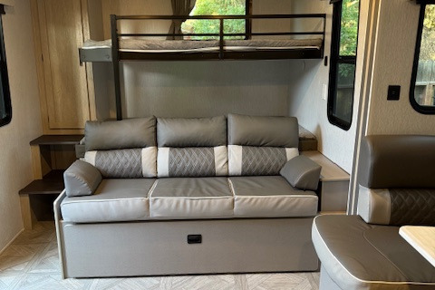 (Delta Dior) 2024 Forest River Salem 26 DB Bunk House
