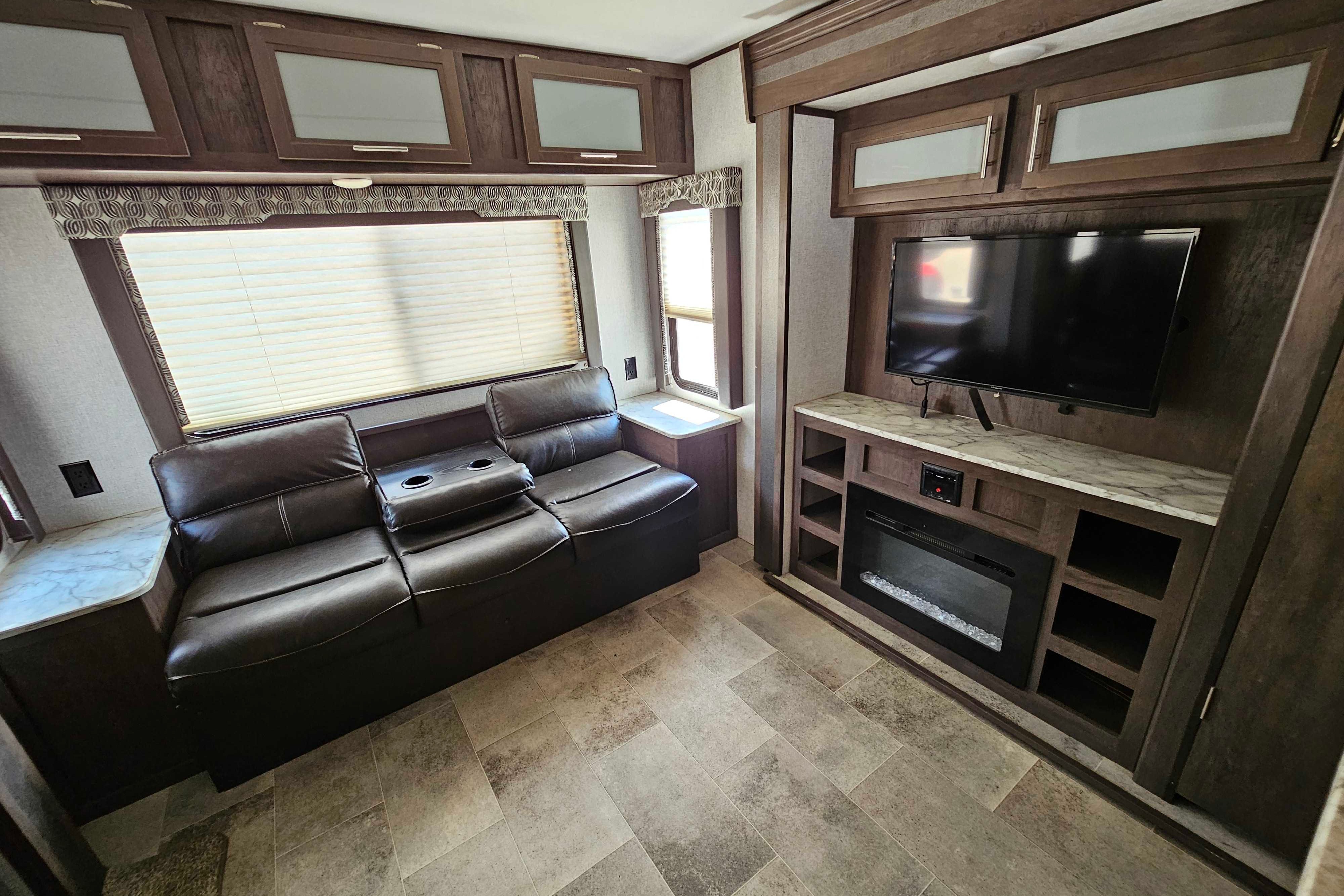 2020 Coleman 2955RL Travel Trailer