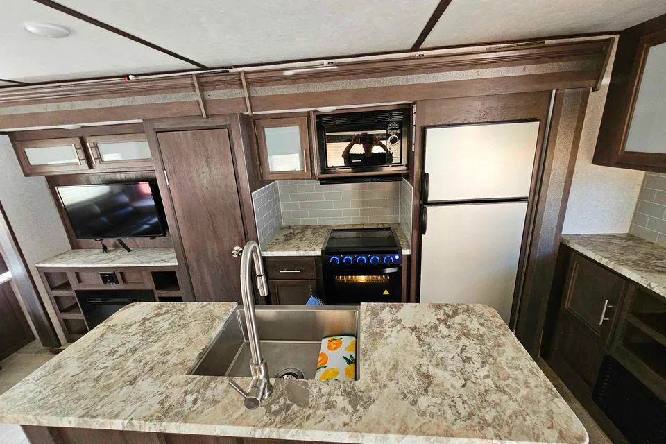 2020 Coleman 2955RL Travel Trailer